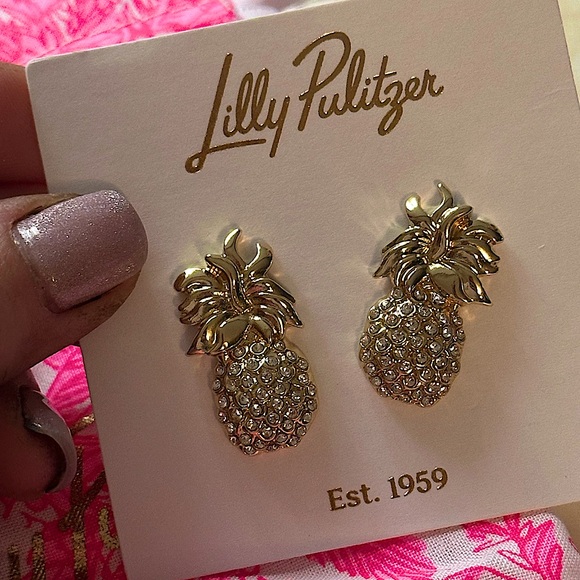 Lilly Pulitzer Jewelry - Lilly Pulitzer Gold Pineapple Stud Earrings